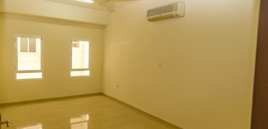 2 Bed / 2 Bathroom apartment in AlKhuwair 33 with family Community near Said bin Taimur mosque ideal for families.